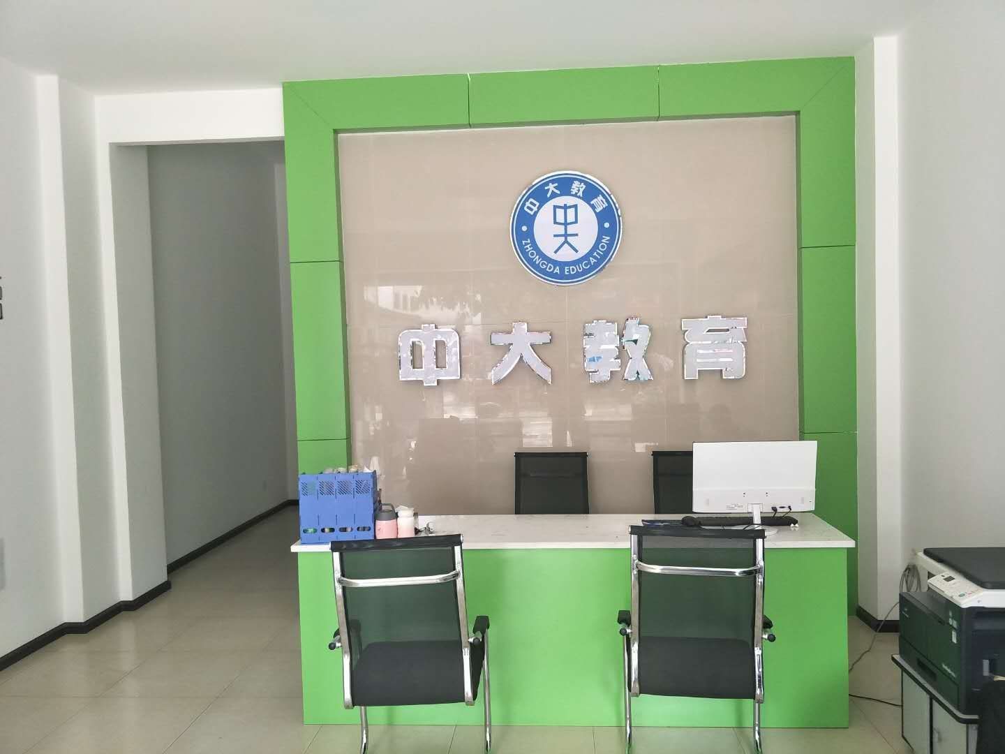 5ce386b555b4c.jpg